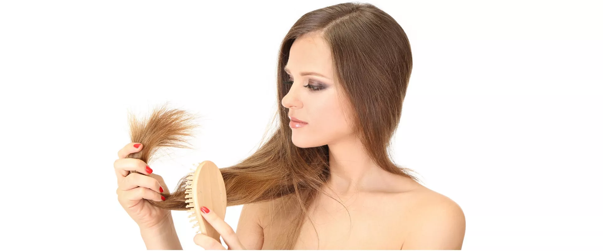 5 habitos terriveis que as mulheres tem que detonam o cabelo