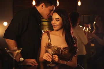 casal na festa