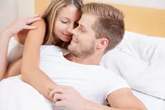 como dormir com ele