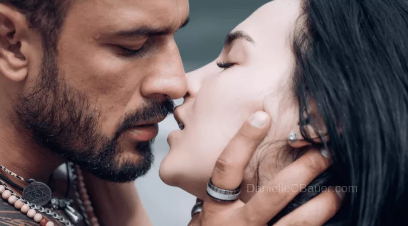 Como Beijar um Homem e Deixar Ele Louco Por Voce