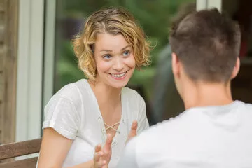 como seduzir um homem mostre o seu lado intelectual