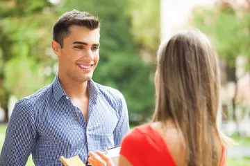 como seduzir um homem toque nele sutilmente